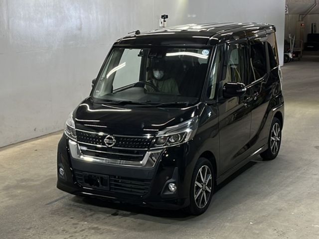 4300 Nissan Dayz roox B21A 2018 г. (KCAA Fukuoka)